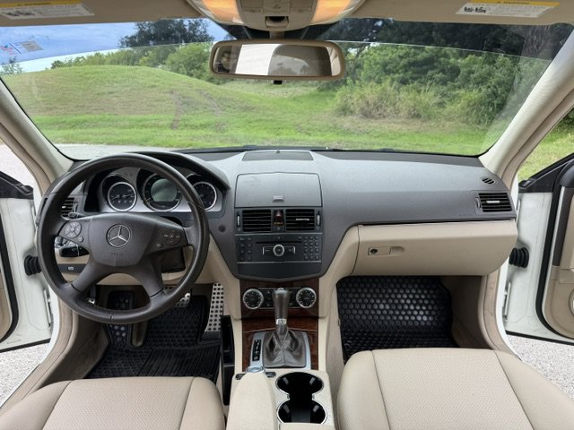 Used 2009 Mercedes-Benz C 300 Sedan image 16
