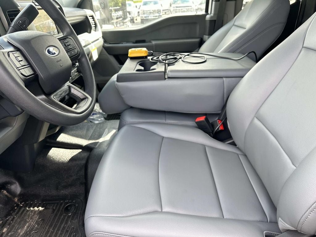 New 2025 Ford F450 XL w/ XL Chrome Package AWD/4WD image 9