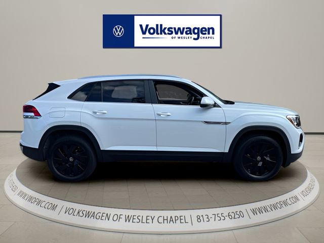 Certified 2026 Volkswagen Atlas Cross Sport SE FWD image 8