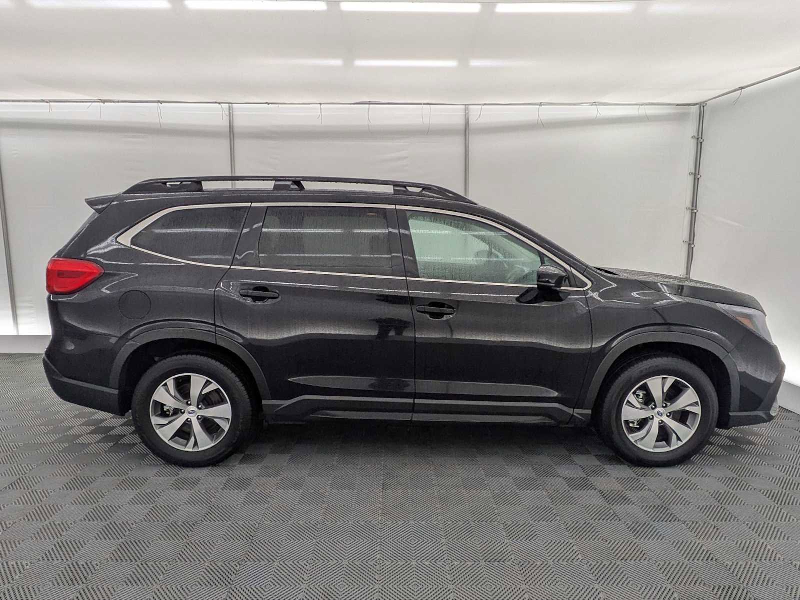 Used 2024 Subaru Ascent Premium w/ Convenience Package image 7