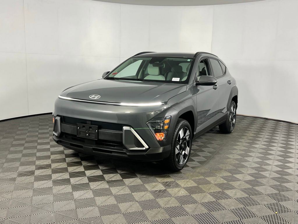 Used 2025 Hyundai Kona SEL image 3