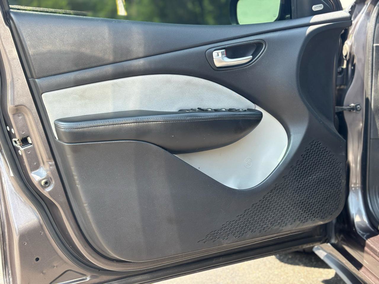 Used 2015 Dodge Dart SXT w/ Sun/Sound Group FWD image 14