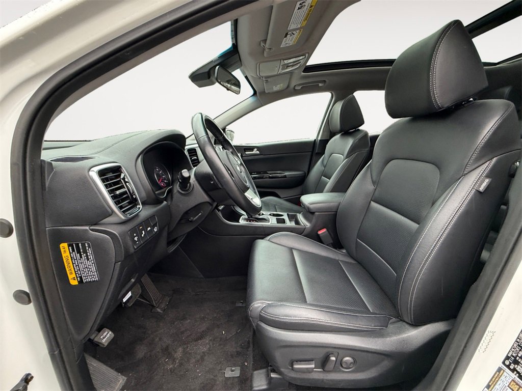 Used 2022 Kia Sportage EX image 11