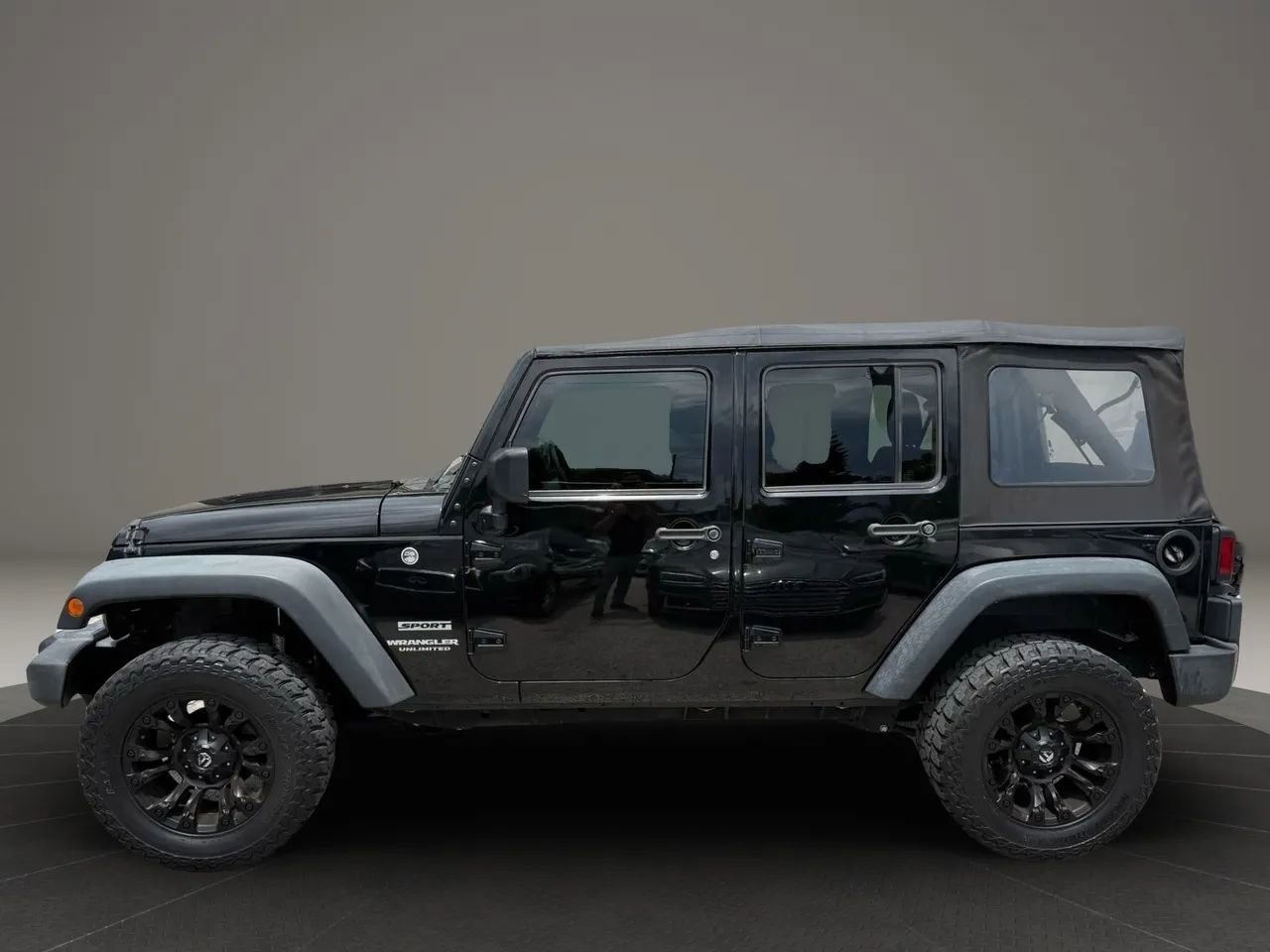 Used 2016 Jeep Wrangler Unlimited Sport w/ Connectivity Group image 2