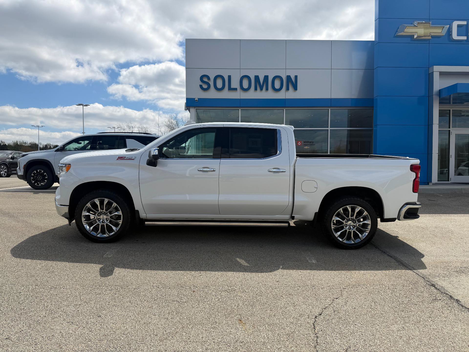 Certified 2024 Chevrolet Silverado 1500 LTZ w/ LTZ Convenience Package II AWD/4WD image 3