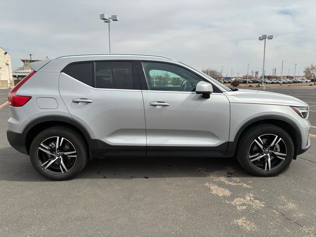 Used 2025 Volvo XC40 B5 Core AWD/4WD image 7