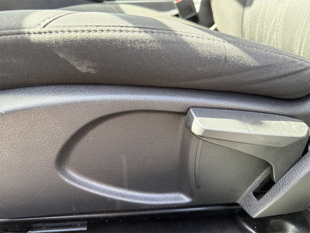 Used 2016 Ford Focus SE w/ SE Sport Package image 14