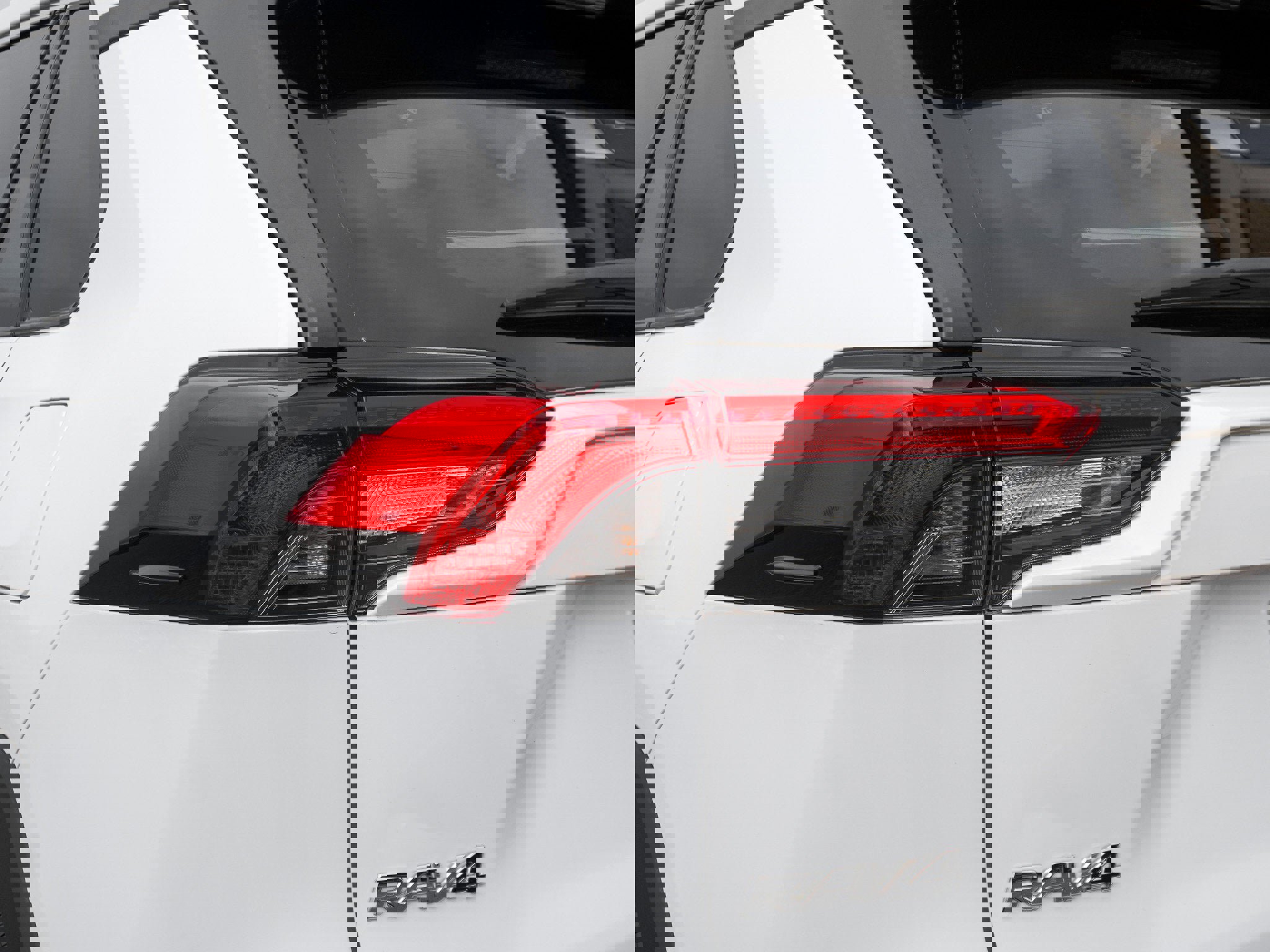 Used 2024 Toyota RAV4 XLE image 18