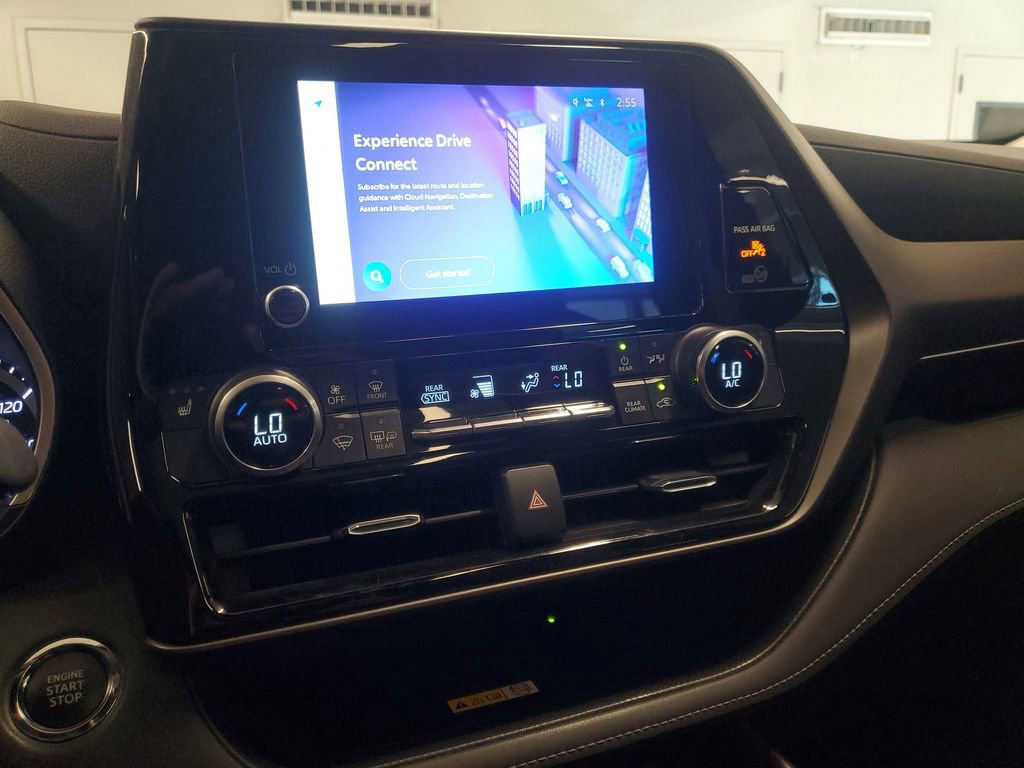Used 2023 Toyota Highlander XLE image 27