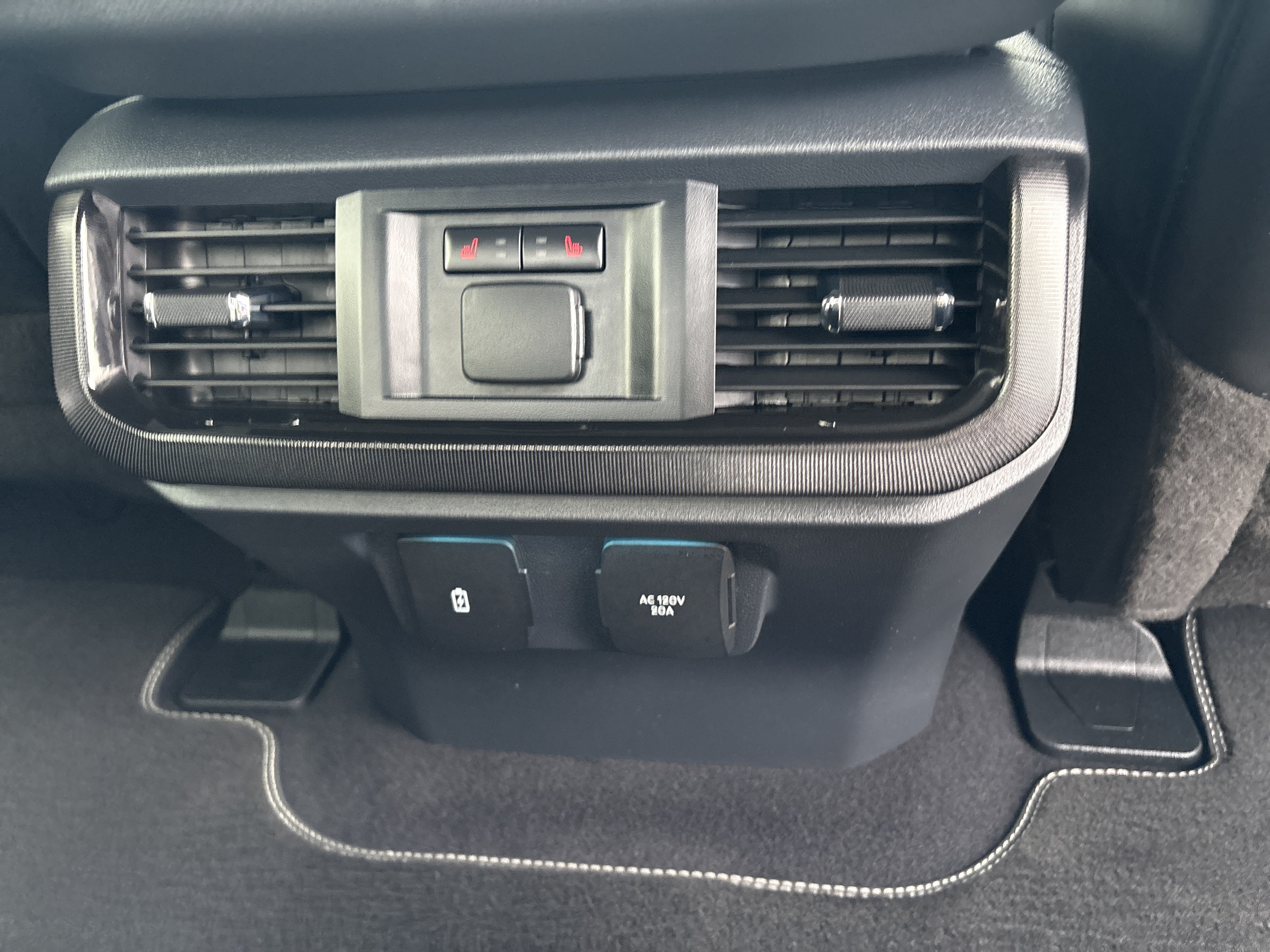 Used 2023 Ford F150 Lightning Platinum AWD/4WD image 9