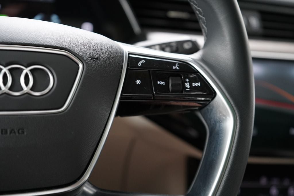 Used 2023 Audi e-tron Premium Plus w/ Premium Plus Package AWD/4WD image 20