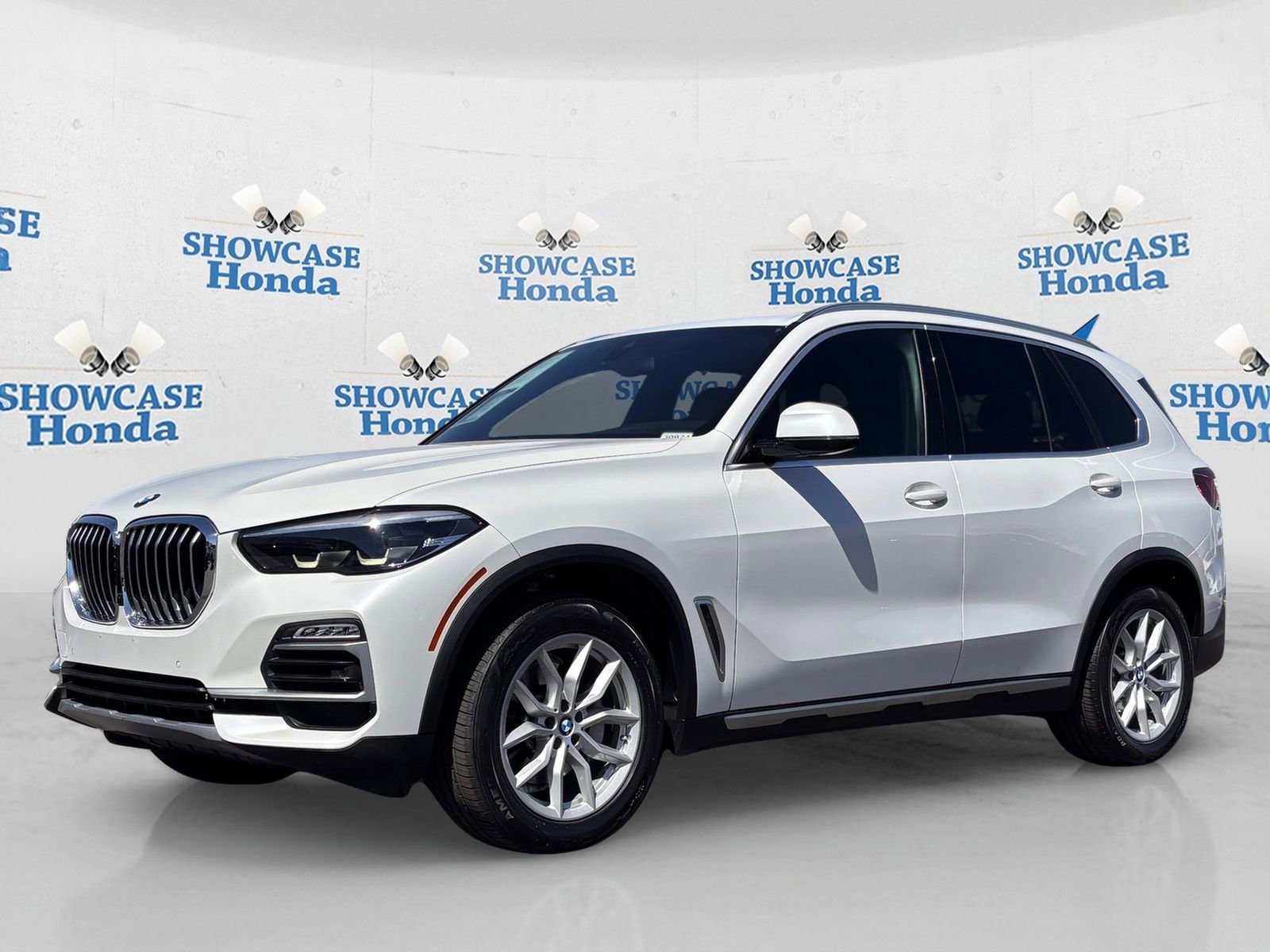 Used 2019 BMW X5 xDrive40i w/ Convenience Package AWD/4WD image 2