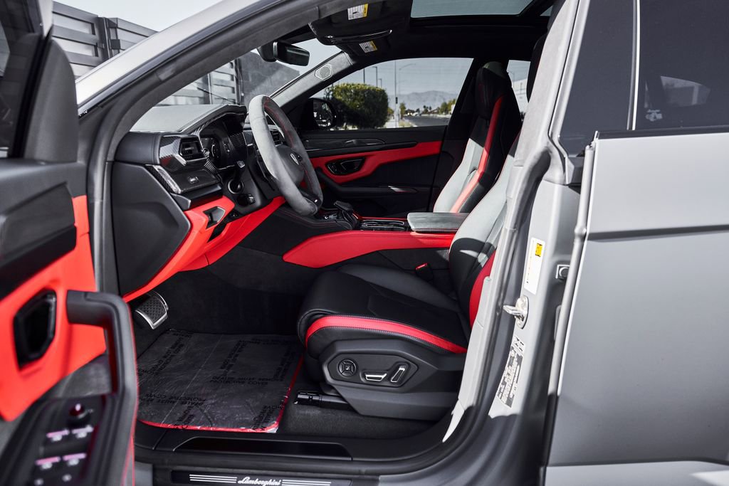 Used 2025 Lamborghini Urus S AWD/4WD image 30