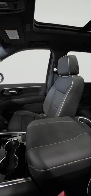 New 2026 Chevrolet Suburban Premier w/ Sun And Tow Package AWD/4WD image 22