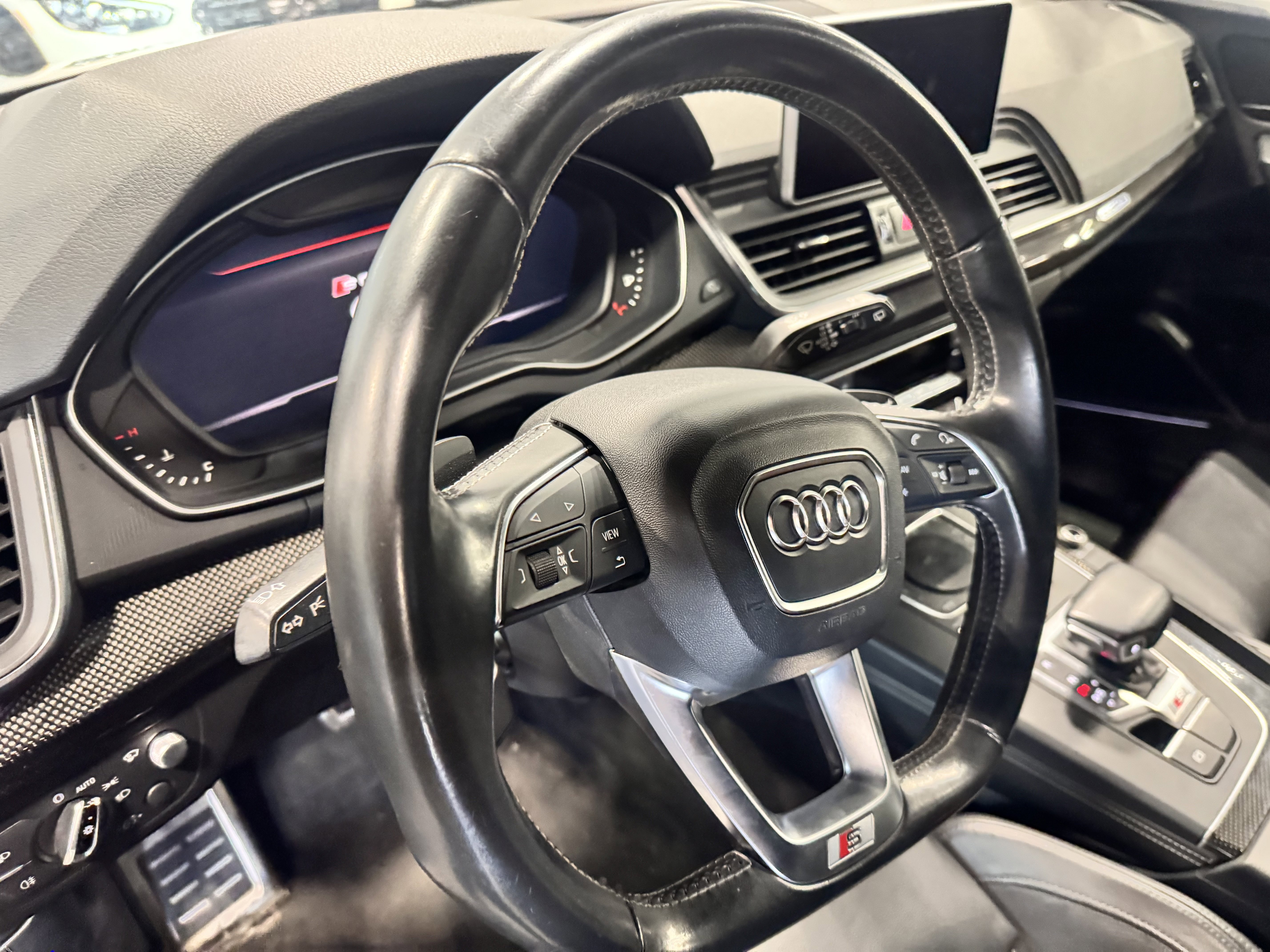 Used 2018 Audi SQ5 Prestige w/ Prestige Package image 28