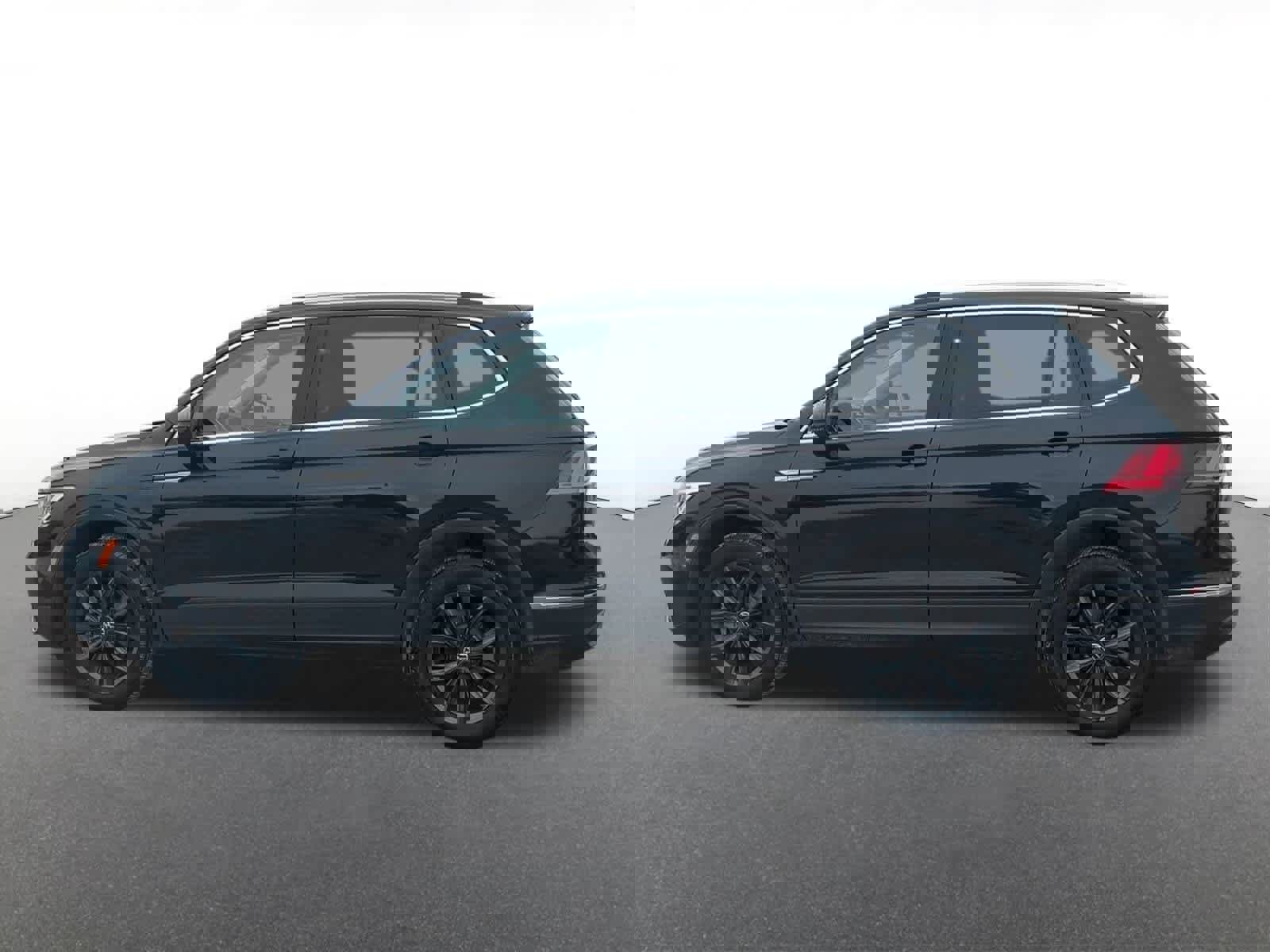 Used 2022 Volkswagen Tiguan SE image 3