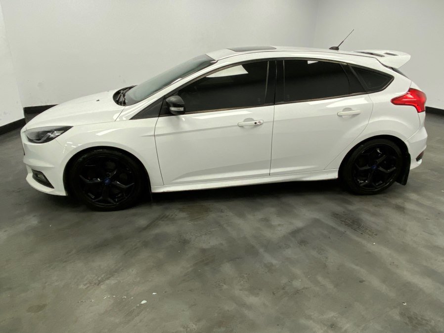 Used 2016 Ford Focus ST FWD image 3