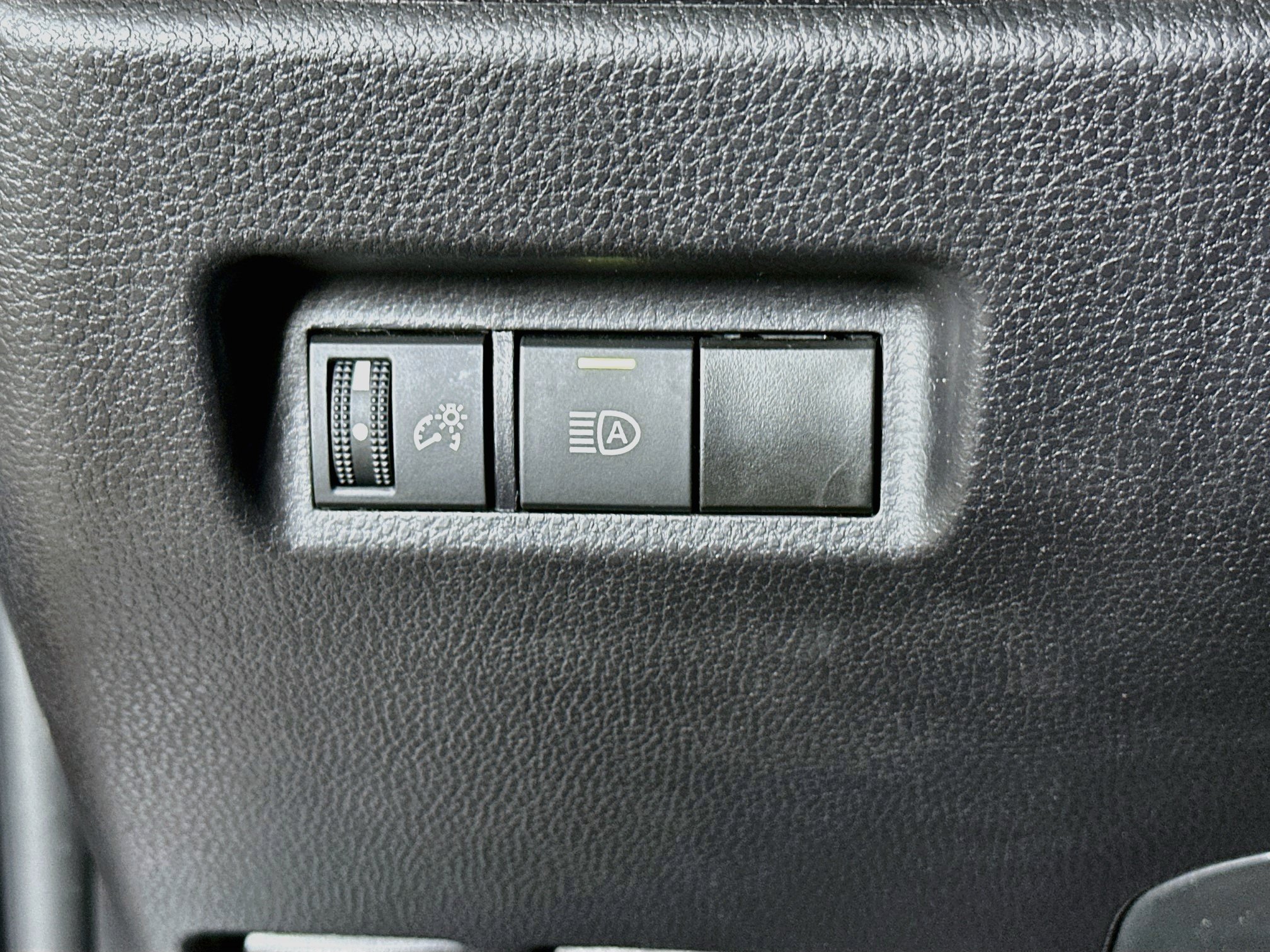 Used 2025 Toyota RAV4 LE FWD image 17