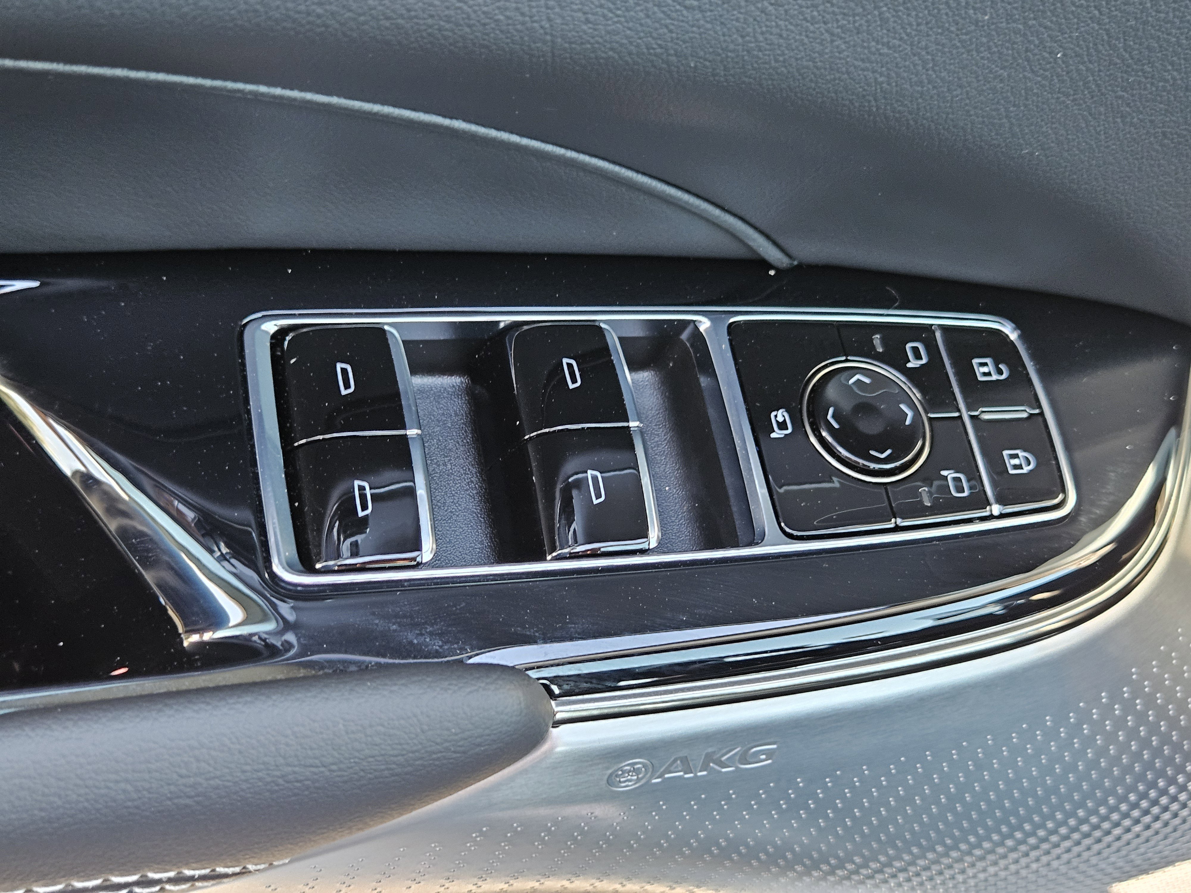 New 2026 Cadillac Lyriq V image 20