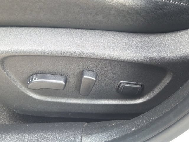 Used 2017 Nissan Rogue SL w/ SL Premium Package FWD image 27