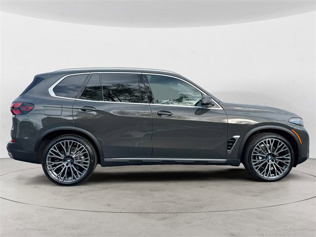 New 2026 BMW X5 xDrive40i w/ Executive Package image 8