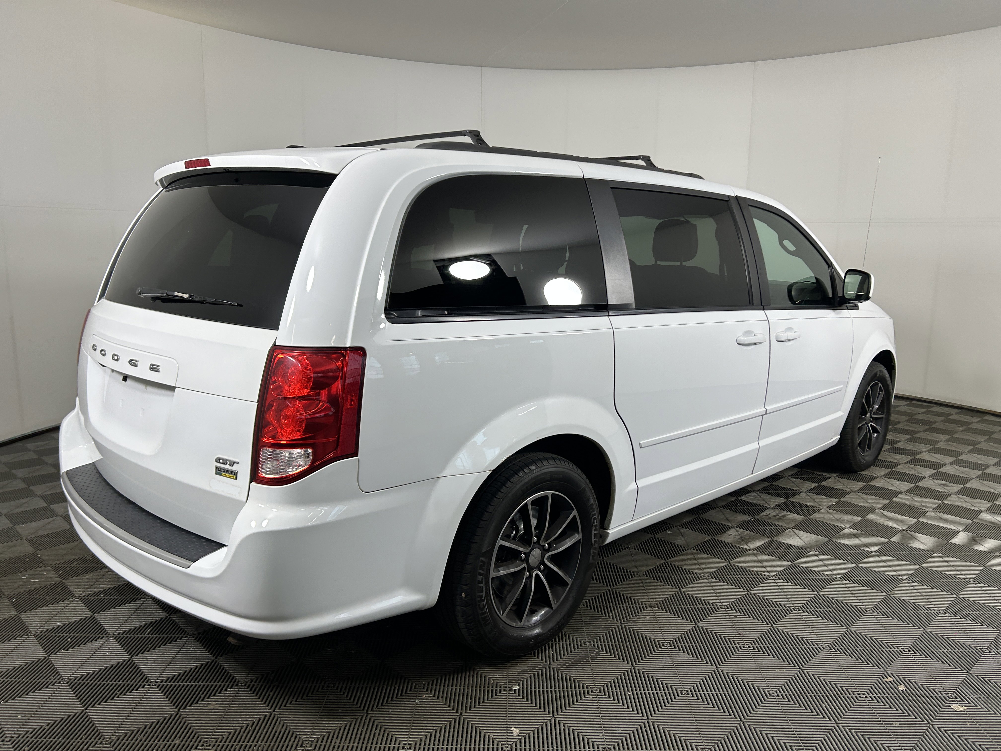 Used 2017 Dodge Grand Caravan GT image 5