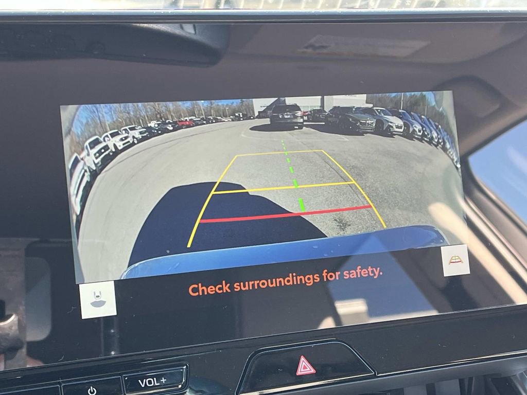 Used 2024 Toyota Venza XLE image 34