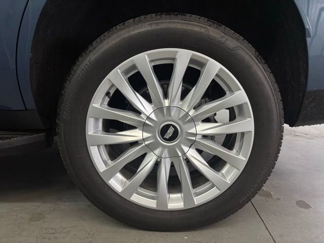 Certified 2025 Cadillac Escalade Luxury image 9