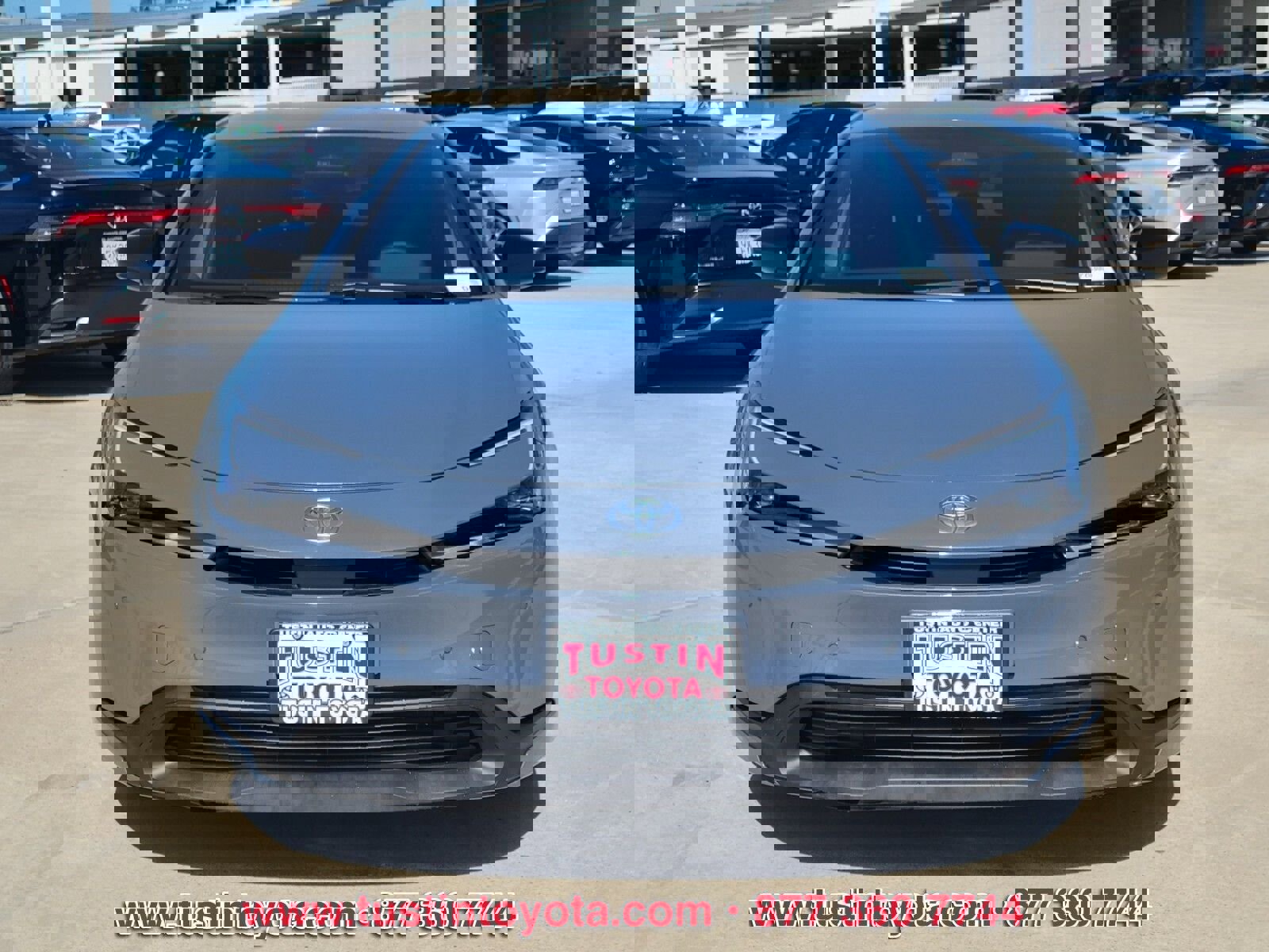 Used 2024 Toyota Prius LE FWD image 8