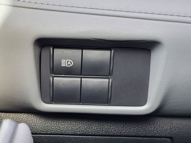 Used 2022 Toyota Highlander L image 12