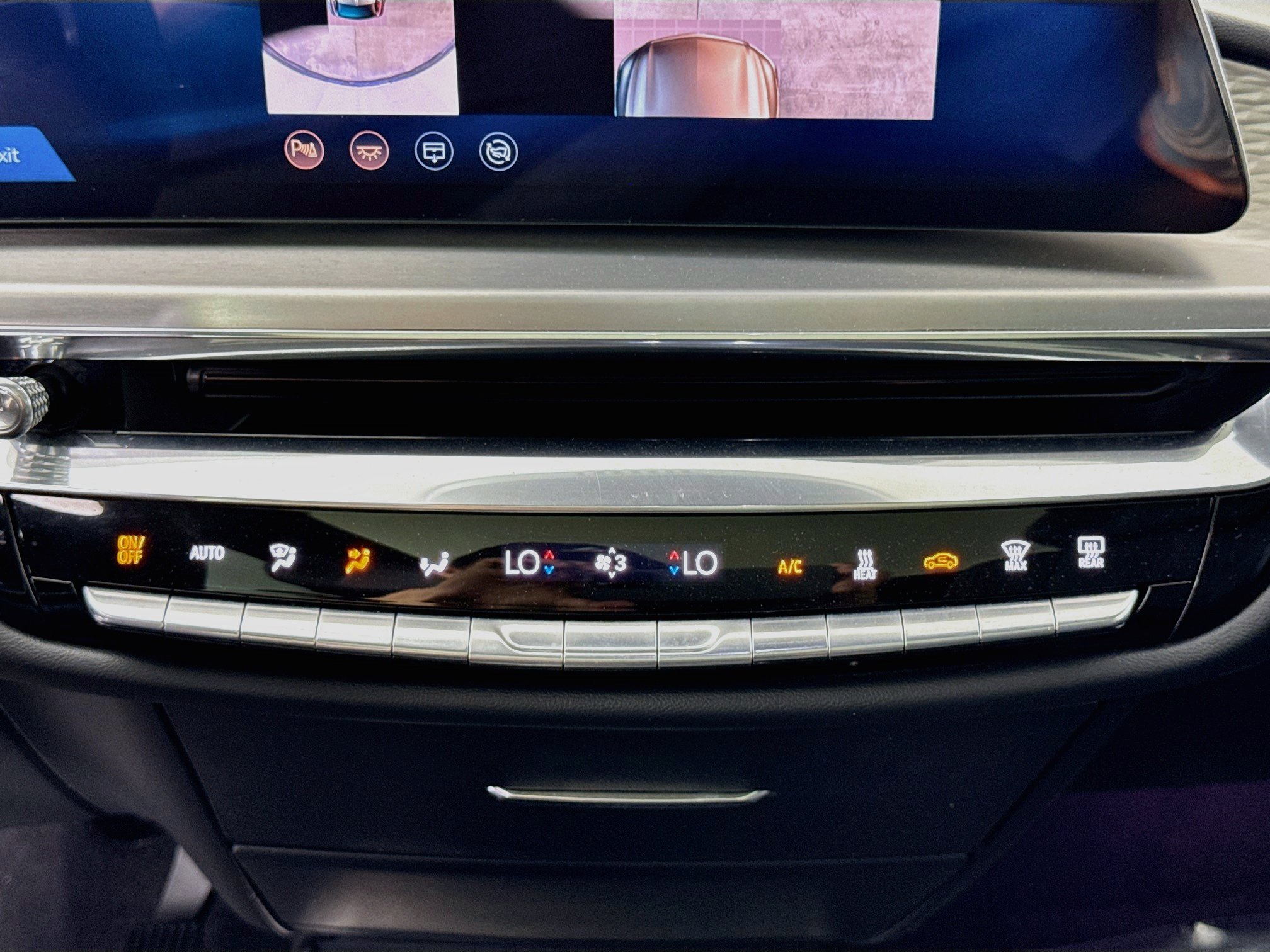 Used 2024 Cadillac Lyriq Sport RWD image 18