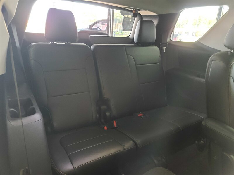 Used 2020 Chevrolet Traverse LT FWD image 19
