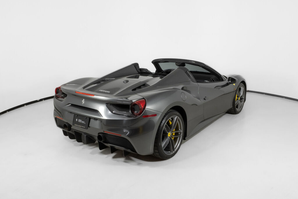 Used 2017 Ferrari 488 Spider RWD image 9