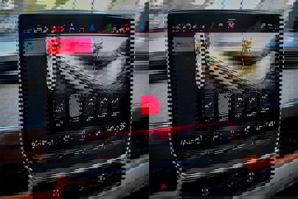 New 2025 Volkswagen ID. Buzz Pro S Plus image 17