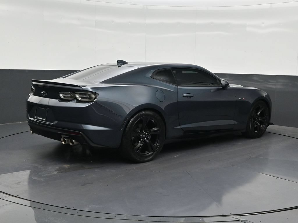 Used 2022 Chevrolet Camaro LT w/ RS Package RWD image 5