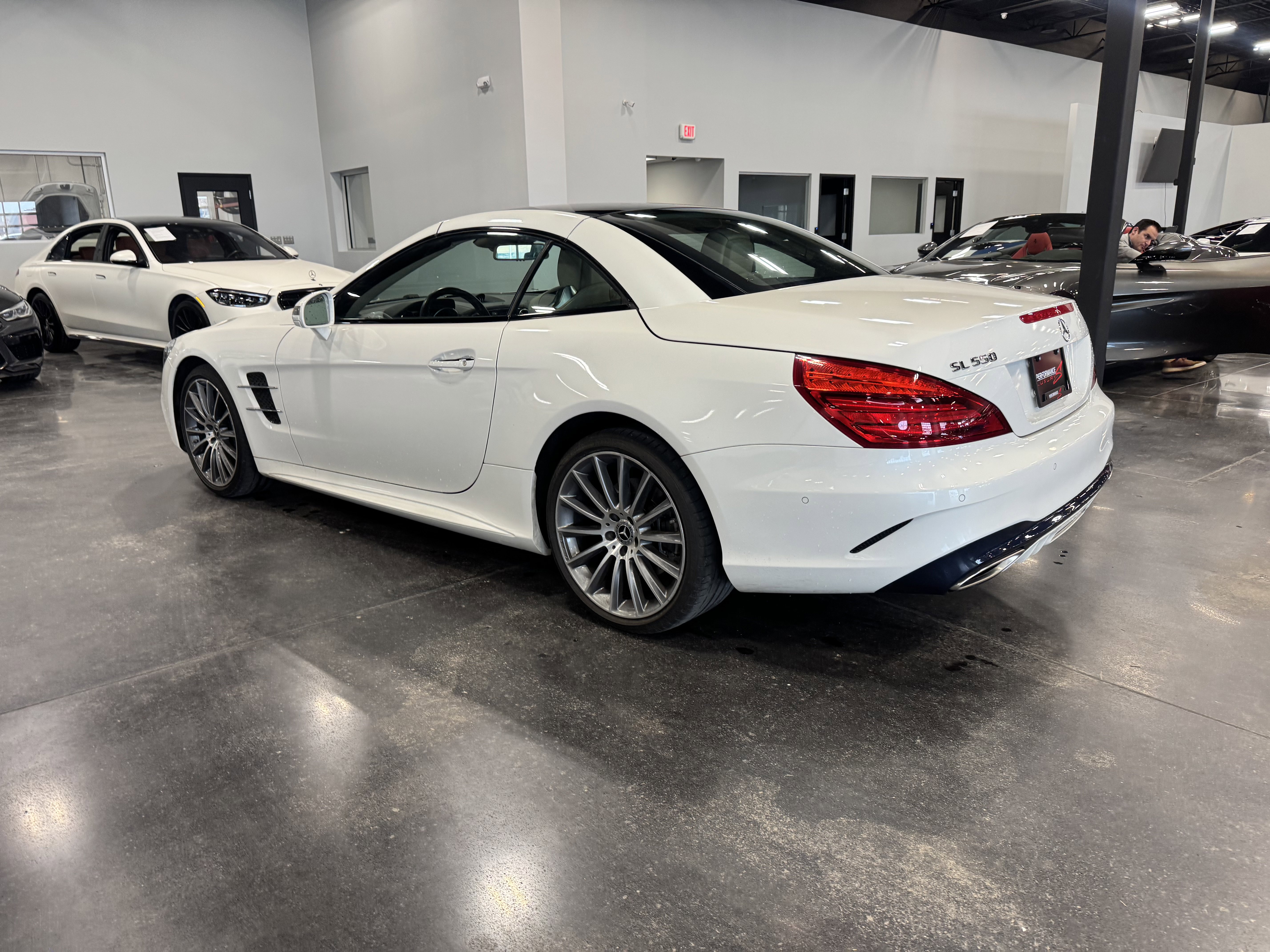 Used 2020 Mercedes-Benz SL 550 w/ Driver Assistance Package image 5