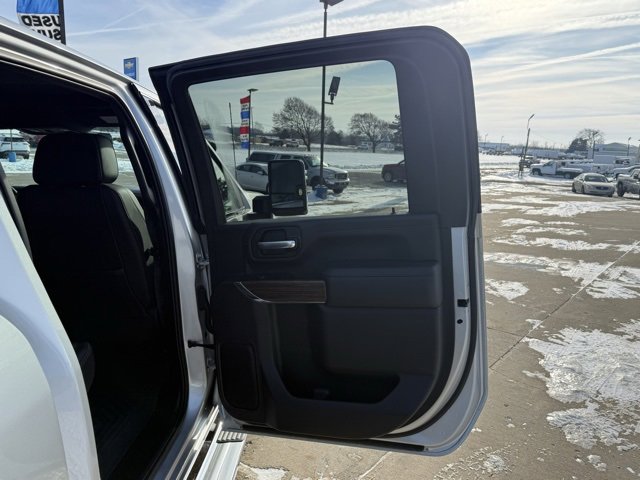 Used 2022 Chevrolet Silverado 2500 High Country w/ Safety Package II image 15