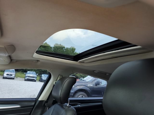 Used 2013 Ford Fusion Titanium FWD image 18