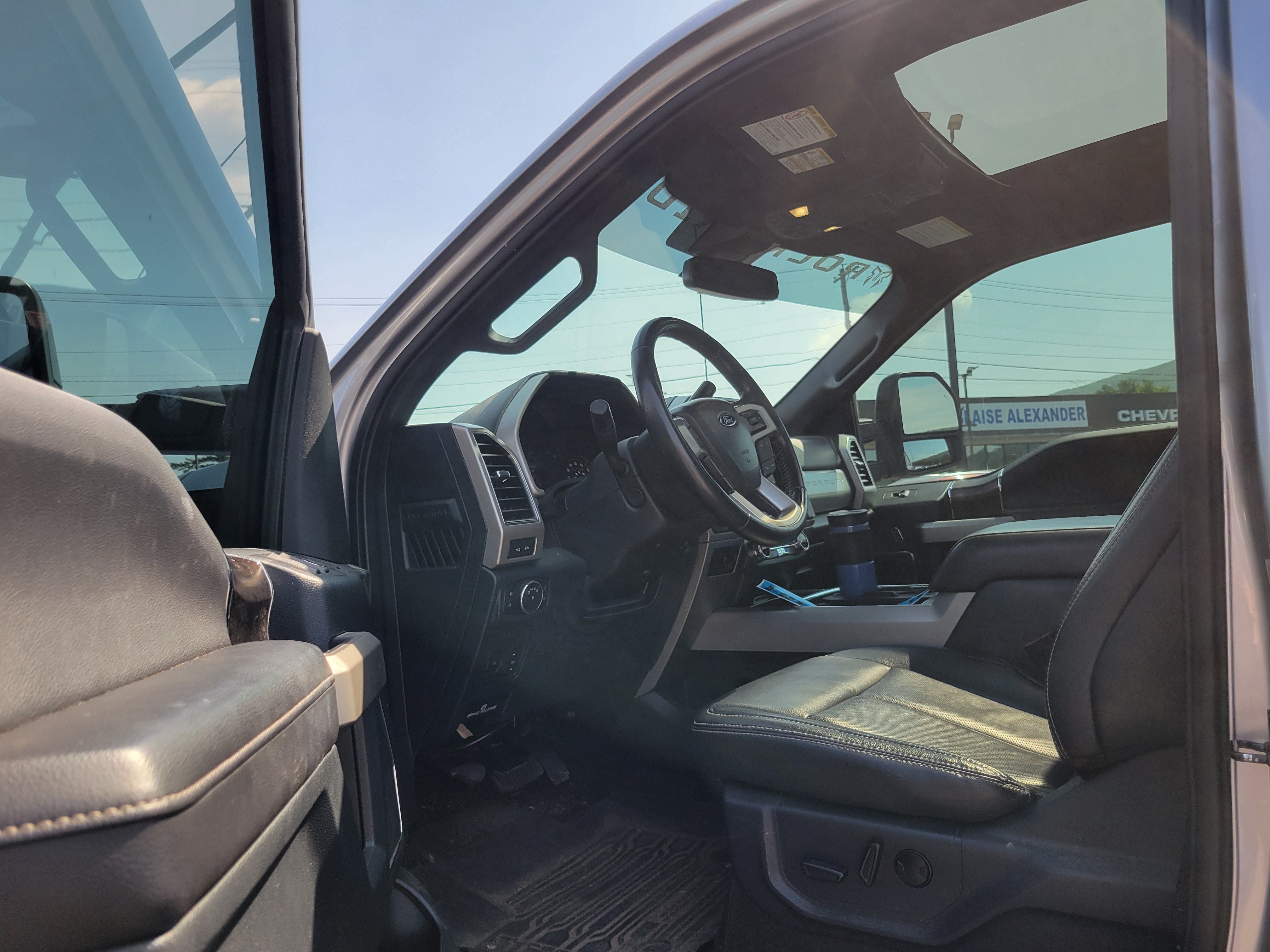 Used 2022 Ford F250 Lariat w/ Black Appearance Package AWD/4WD image 7