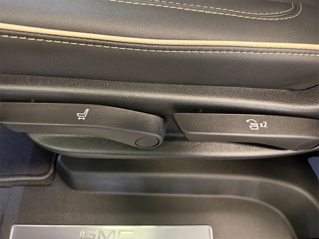 New 2026 GMC Yukon XL Elevation image 34