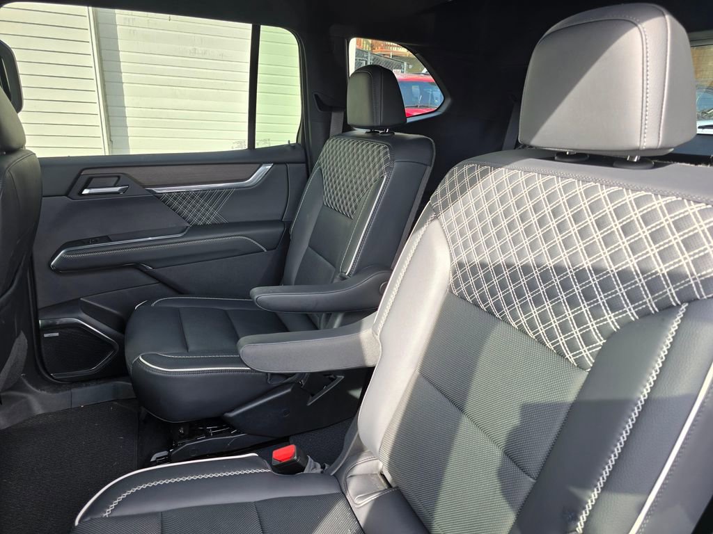 Used 2024 GMC Acadia Denali w/ Super Cruise Package image 18