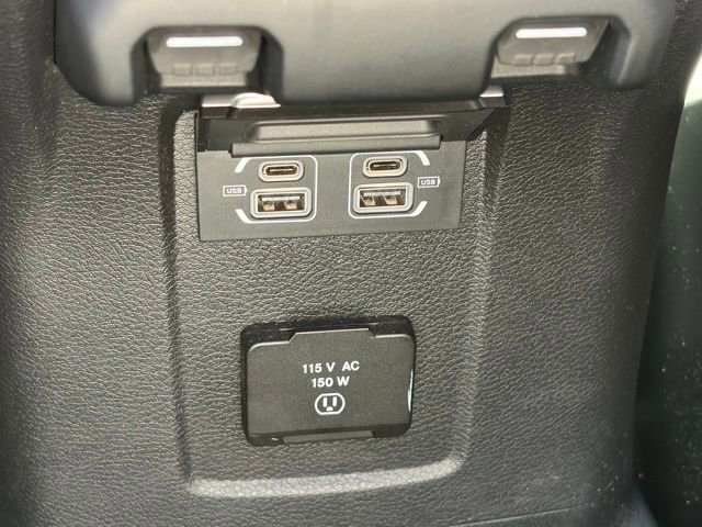 Used 2022 Jeep Wrangler Unlimited Sahara image 26