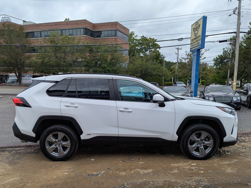 Used 2023 Toyota RAV4 XLE AWD/4WD image 6