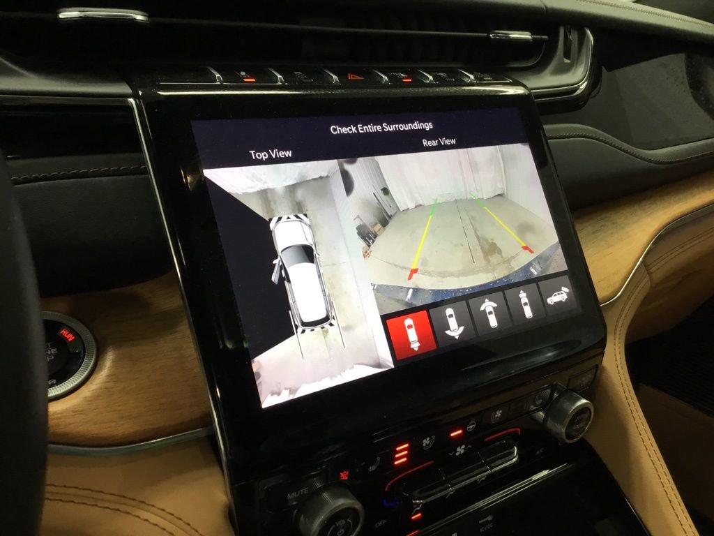 Used 2023 Jeep Grand Cherokee L Summit image 29