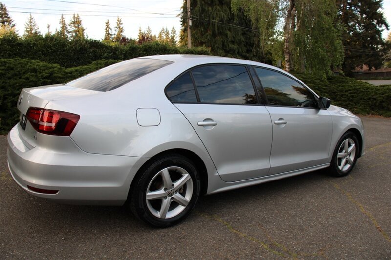 Used 2016 Volkswagen Jetta S FWD image 3