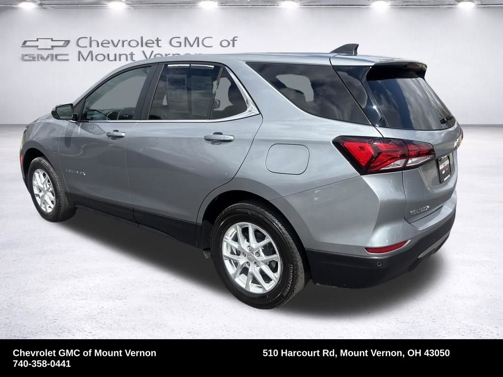 Used 2024 Chevrolet Equinox LT image 2