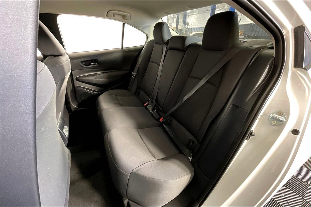 Used 2024 Toyota Corolla LE image 35