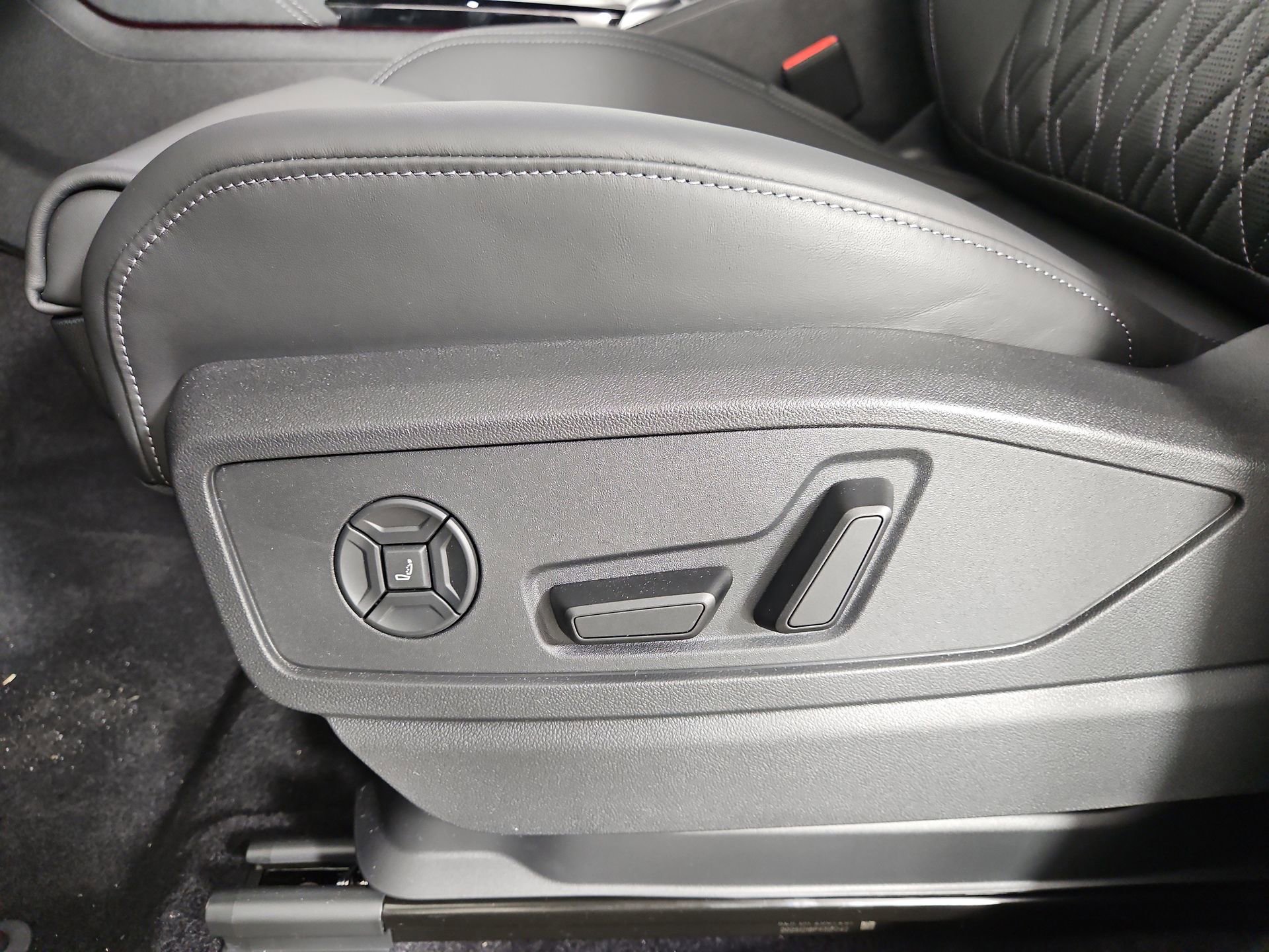 New 2026 Audi SQ5 Premium Plus image 17