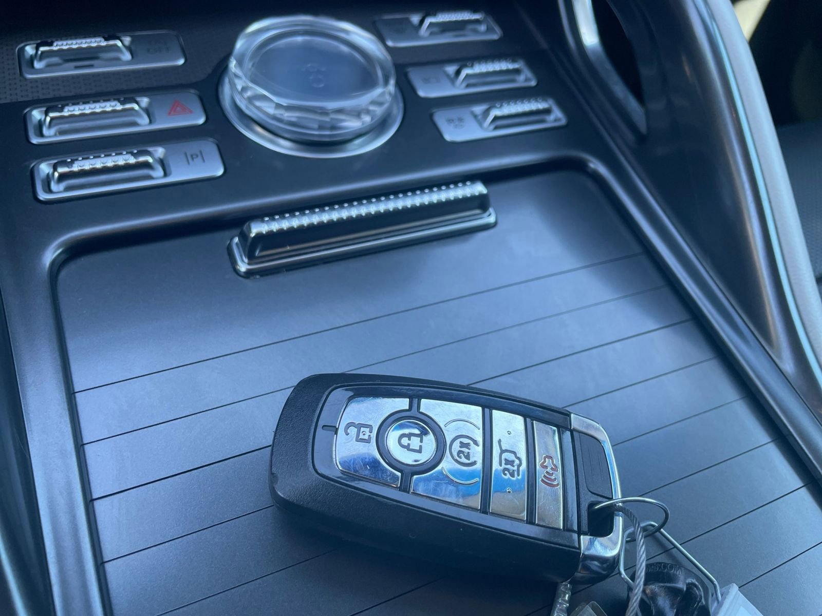 Used 2024 Lincoln Nautilus Premier image 18