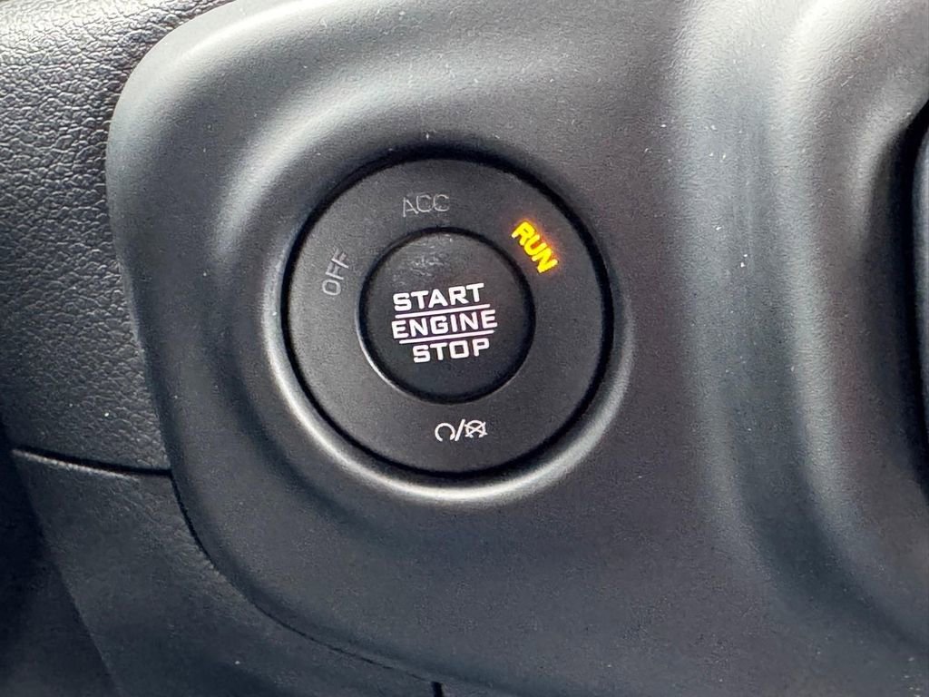 Used 2021 Jeep Wrangler Unlimited Sahara AWD/4WD image 15
